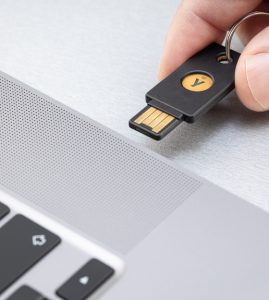 帳號安全多重守護 – 淺談實體認證金鑰