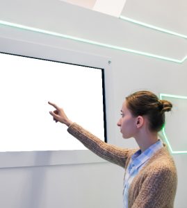 觸摸「視」界 生活中必不可少的觸控顯示器 (Touch Monitor)